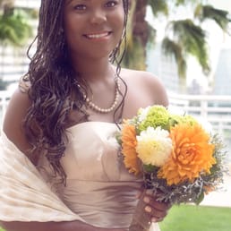 Bridesmaid arrangement by Bells & Bloom!