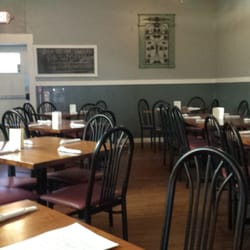 Winfield's Pub - Dining room