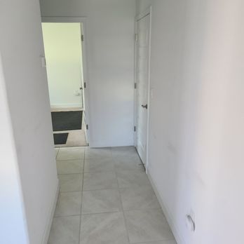 Colony Cleaning - Hallway - Home Cleaning Near Me - Ceres, California Colony Cleaning - Hallway - Home Cleaning Near Me - Ceres, California