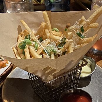 District Kitchen & Cocktails - Truffle Fries - New American Near Me - Austin, Texas