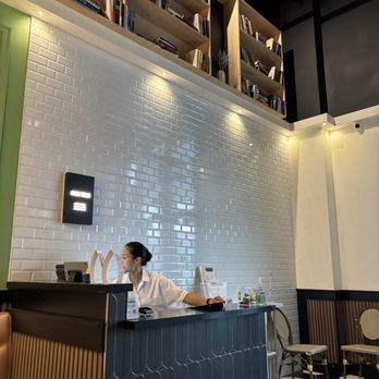 Finn Thai - Friendly server - Thai Near Me - Ashburn, Virginia