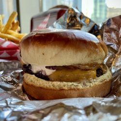 Small Cheval- Riverside - Cheeseburger