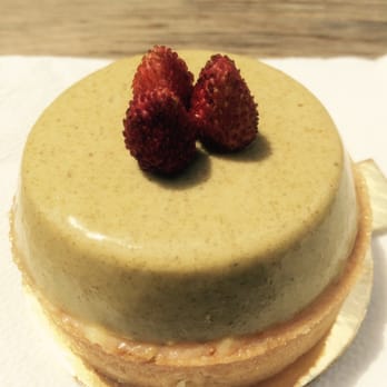 Pain de Sucre - Origami (tarte thé vert/sésame noir, fraises des bois) - Patisserie/Cake Shop Near Me - Paris, 75