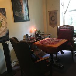 Psychic reading room 106