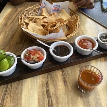 El Fish Fritanga - Chips & salsa - Seafood Near Me - Cancún, ROO El Fish Fritanga - Chips & salsa - Seafood Near Me - Cancún, ROO