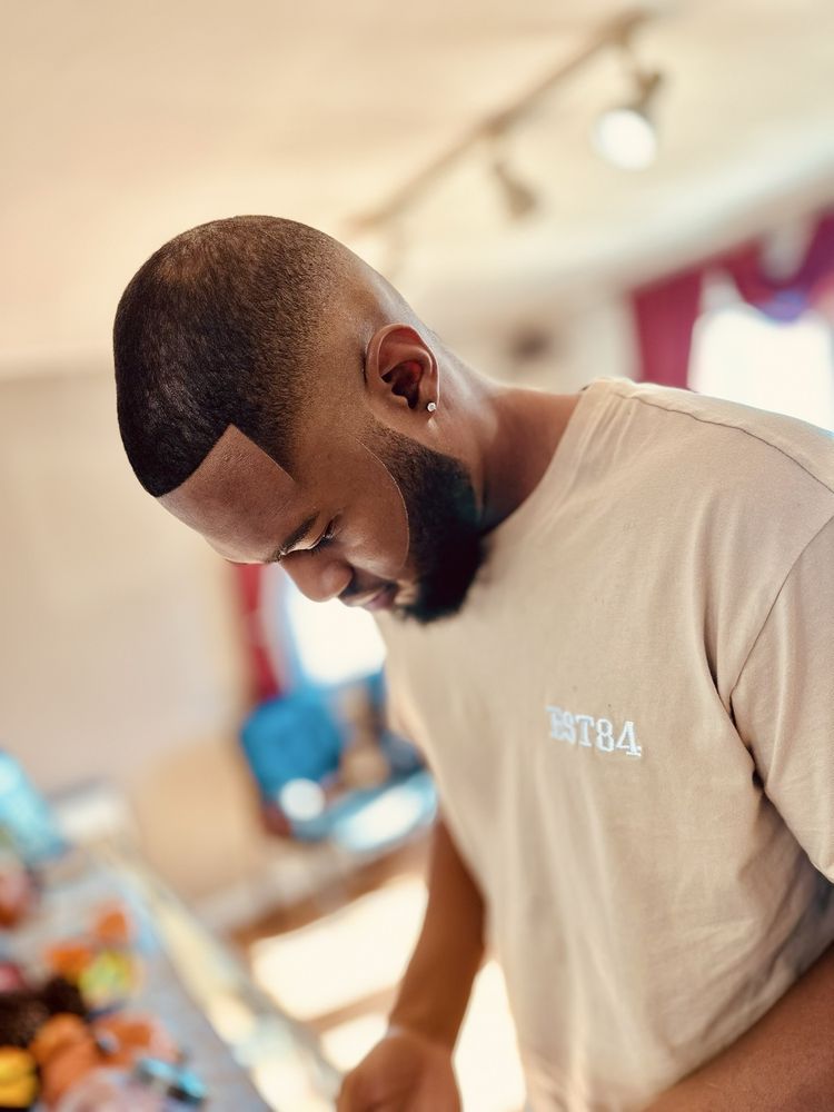 The Room 806 Salon & Barbershop Logo