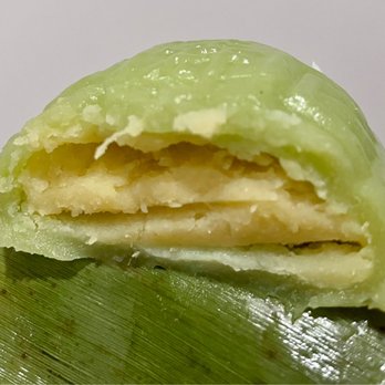 Kuih Cafe - Angku - steamed glutinous rice flour skin filled with sweet mung bean paste - Desserts Near Me - New York, New York Kuih Cafe - Angku - steamed glutinous rice flour skin filled with sweet mung bean paste - Desserts Near Me - New York, New York