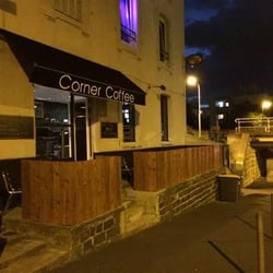 Corner Coffee - L'extérieur