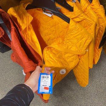 DICK'S Sporting Goods - Sports Wear Near Me - Chicago, Illinois