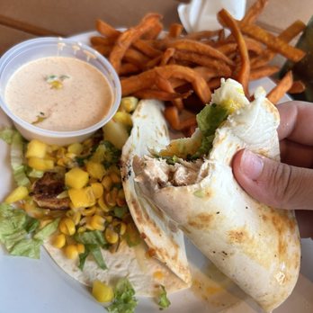 Moondog Seaside Eatery - Mahi Tacos - Seafood Near Me - Fulton, Texas