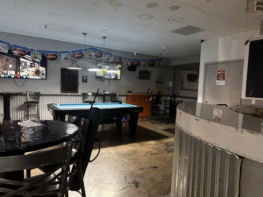 Sideline Sports Bar & Grill by null