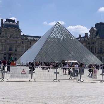 Pyramide du Louvre - Landmarks & Historical Buildings Near Me - Paris, 75