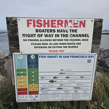 Coyote Point Recreation Area - fishing sign - Parks Near Me - San Mateo, California
