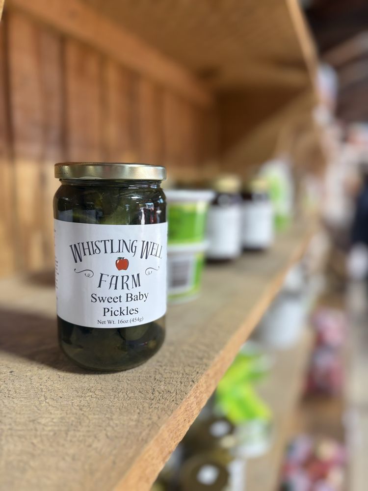 Whistling Well Farm Logo