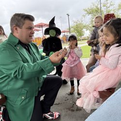 Billy Bonkers Magic - Close up pre-show magic