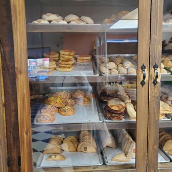 El Padrino Panadería - Empanadas, cookies, bigote - Bakeries Near Me - East Wenatchee, Washington El Padrino Panadería - Empanadas, cookies, bigote - Bakeries Near Me - East Wenatchee, Washington
