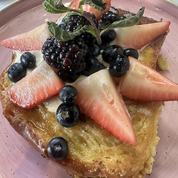 Mia’s - French Toast Brulee - Mediterranean Near Me - Solana Beach, California