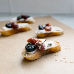 Gourmet Maisons - Roasted Grapes & Chevre Crostini