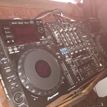 Komune Resort - DJ on the weekends - Resorts Near Me - Coolangatta, QLD