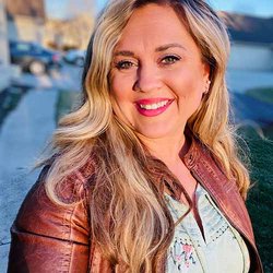 LIZard Apparel & Promotions - Kelly Davis,
VP of Sales