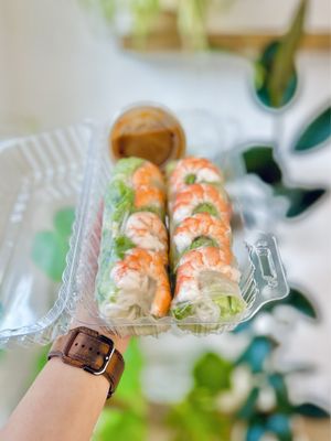 LOTUS BISTRO by null