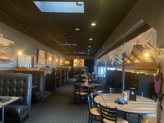 Gilroy's Kitchen + Pub + Patio by null