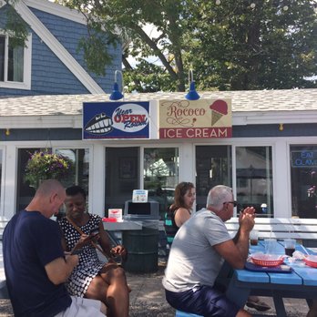 Bob's Clam Hut - Pick up windows - Seafood Near Me - Kittery, Maine Bob's Clam Hut - Pick up windows - Seafood Near Me - Kittery, Maine
