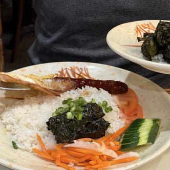 Hola La Pho - Grape leaf beef - Vietnamese Near Me - Brooklyn, New York