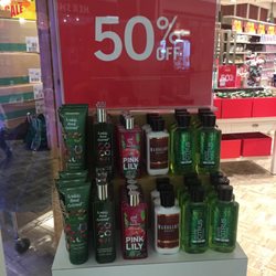 Bath & Body Works - 50%off pink lily &bamboo Waikiki Beach Coconut White Citrus Mahogany Woods...