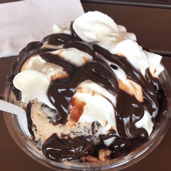 Bruster's Real Ice Cream - Brownie sundae with coffee ice cream - Ice Cream & Frozen Yogurt Near Me - McKees Rocks, Pennsylvania Bruster's Real Ice Cream - Brownie sundae with coffee ice cream - Ice Cream & Frozen Yogurt Near Me - McKees Rocks, Pennsylvania