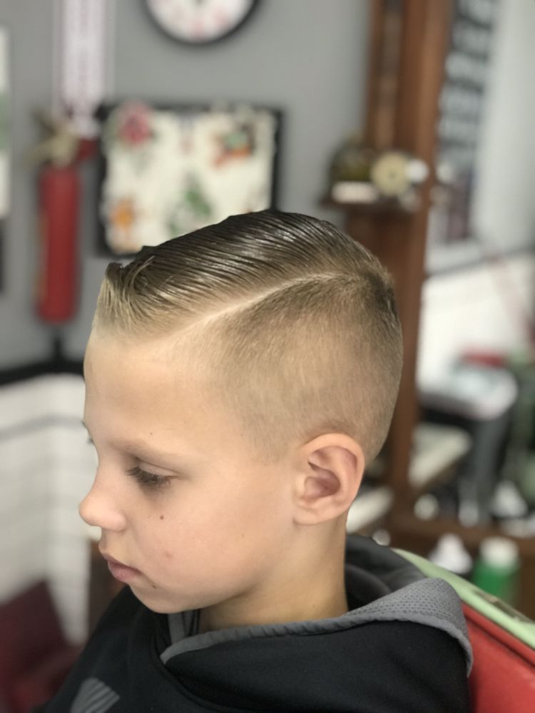 River's Edge Barbershop Logo