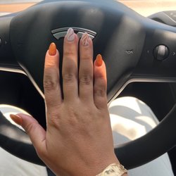 Gel Nails Salon - Acrylics with gel polish