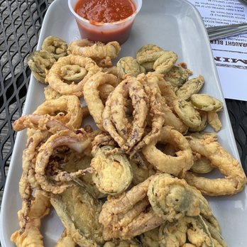 Minglewood Harborside - Calamari - Bars Near Me - Gloucester, Massachusetts