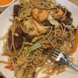 Triple delight lo mein