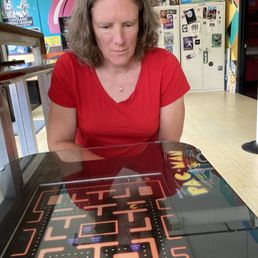 Who doesn't love 2 player Pac-Man? Who doesn't love 2 player Pac-Man?