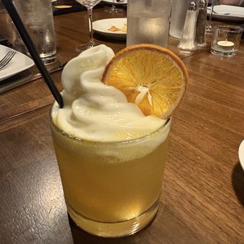 Della Terra Restaurant - Italian Near Me - Los Angeles, California