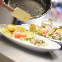 Aquamarin - Frische Küche bei uns im Restaurant & Cafe Aquamarin in der Therme in Bad Steben.