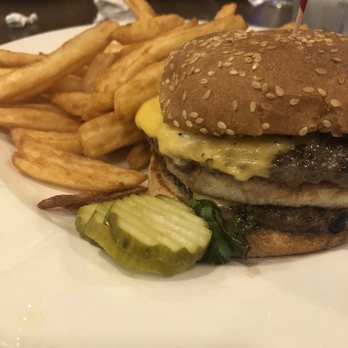 FireHouse Grille & Pub - Pubs Near Me - Willoughby Hills, Ohio