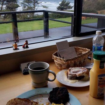 Agate Beach Motel - Breakfast with a view! - Hotels Near Me - Newport, Oregon