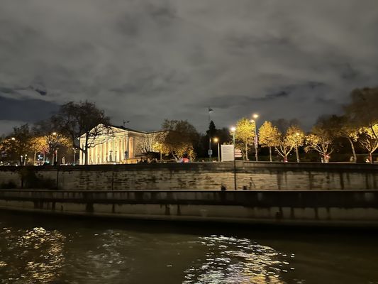 Bateaux Parisiens by null