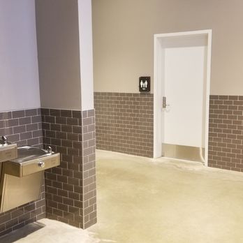 Quarter Market - Water bottle refill station near restrooms - Food Court Near Me - Arlington, Virginia