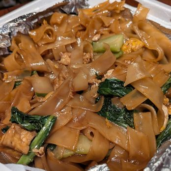 Dan's Thai Cuisine - Pad See Ew with tofu, mild spicy - Thai Near Me - Omaha, Nebraska Dan's Thai Cuisine - Pad See Ew with tofu, mild spicy - Thai Near Me - Omaha, Nebraska