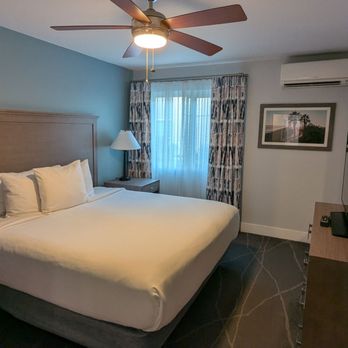 WorldMark Dolphin's Cove - King Bedroom - Hotels Near Me - Anaheim, California