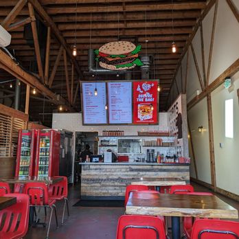 Lil Woody's - Ambience - Burgers Near Me - Seattle, Washington