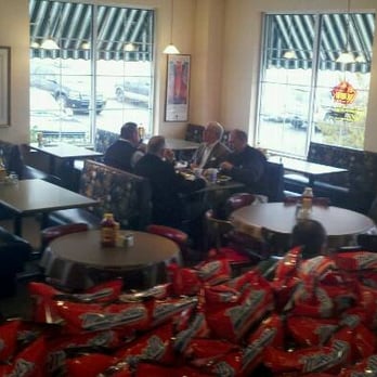 Kelly's Meats & Deli - Dining area - Delis Near Me - Lebanon, Ohio