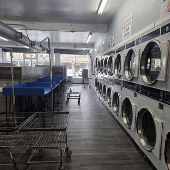 Laundry Land - Laundromat Near Me - Tampa, Florida Laundry Land - Laundromat Near Me - Tampa, Florida