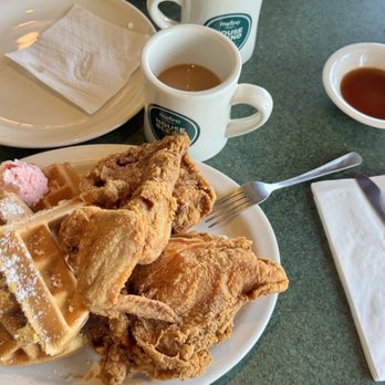 Metro Diner - Chicken and Waffles - American Near Me - Kissimmee, Florida Metro Diner - Chicken and Waffles - American Near Me - Kissimmee, Florida