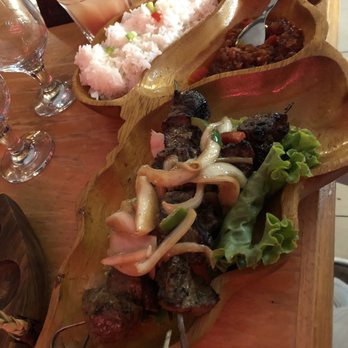 Mama Africa - Beef kebab with rice, salad and tomato sauce - African Near Me - Paris, 75