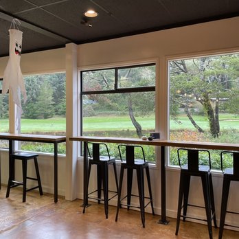 Squatchsami - Beautiful view overlooking golf course - Fish & Chips Near Me - Lincoln City, Oregon