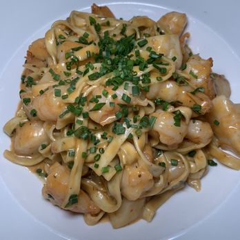 Positano Restaurant - Tagliatelle with shrimp and scallops ln a lobster bisque sauce - Italian Near Me - Brooklyn, New York Positano Restaurant - Tagliatelle with shrimp and scallops ln a lobster bisque sauce - Italian Near Me - Brooklyn, New York